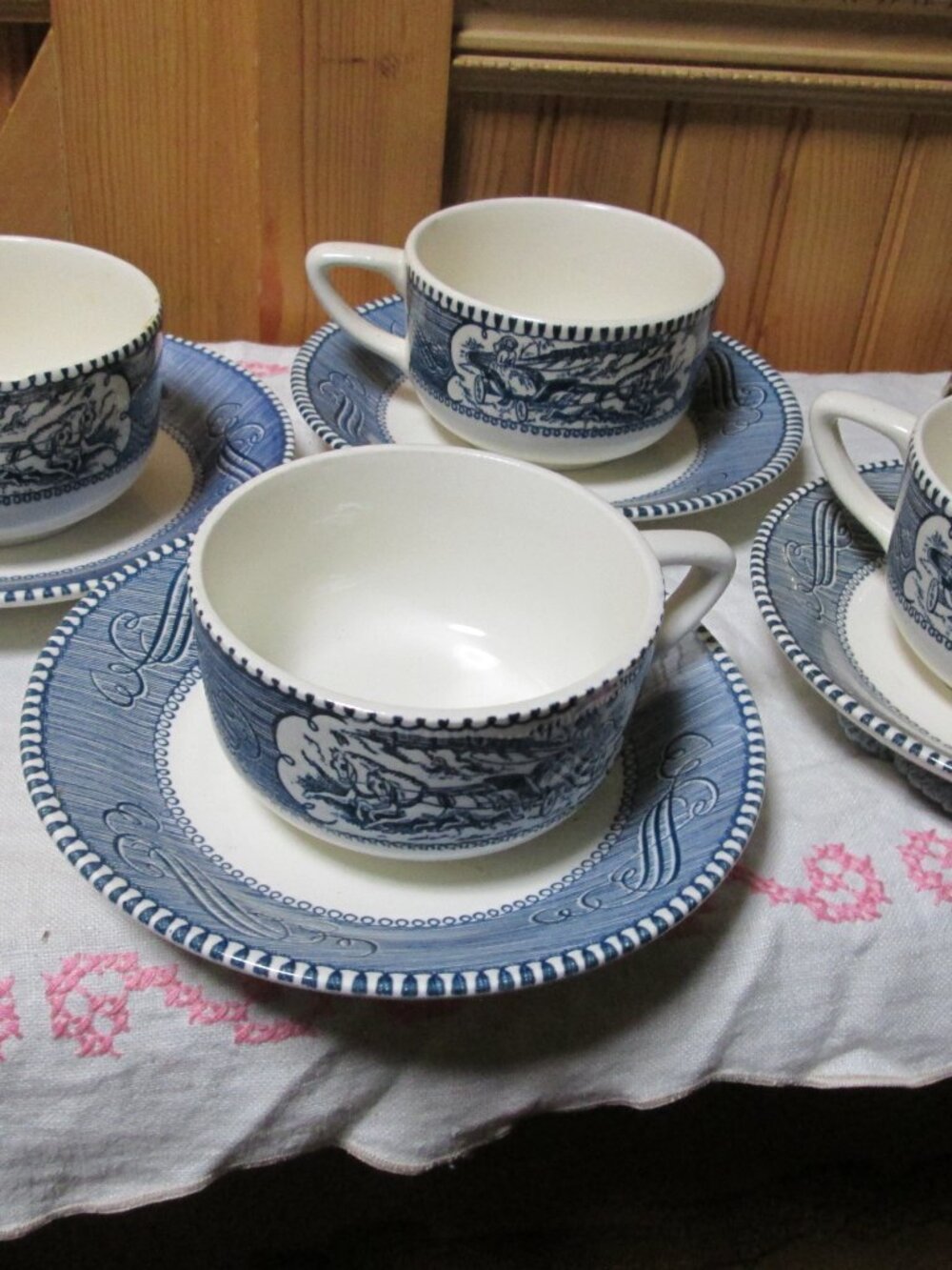 Currier Ives 4 sets cups saucers  Farmhouse cottage core cups saucers - Picture 2 of 5